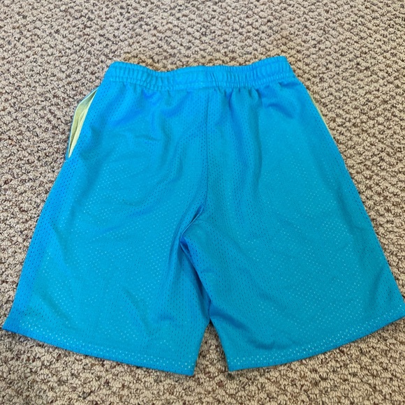 Boys medium (10/12) Multi-Color Shorts Set and Wrangler pants (12) - Picture 15 of 16